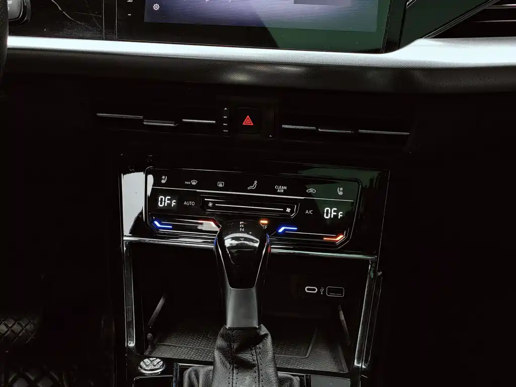 Volkswagen Passat — фото 13