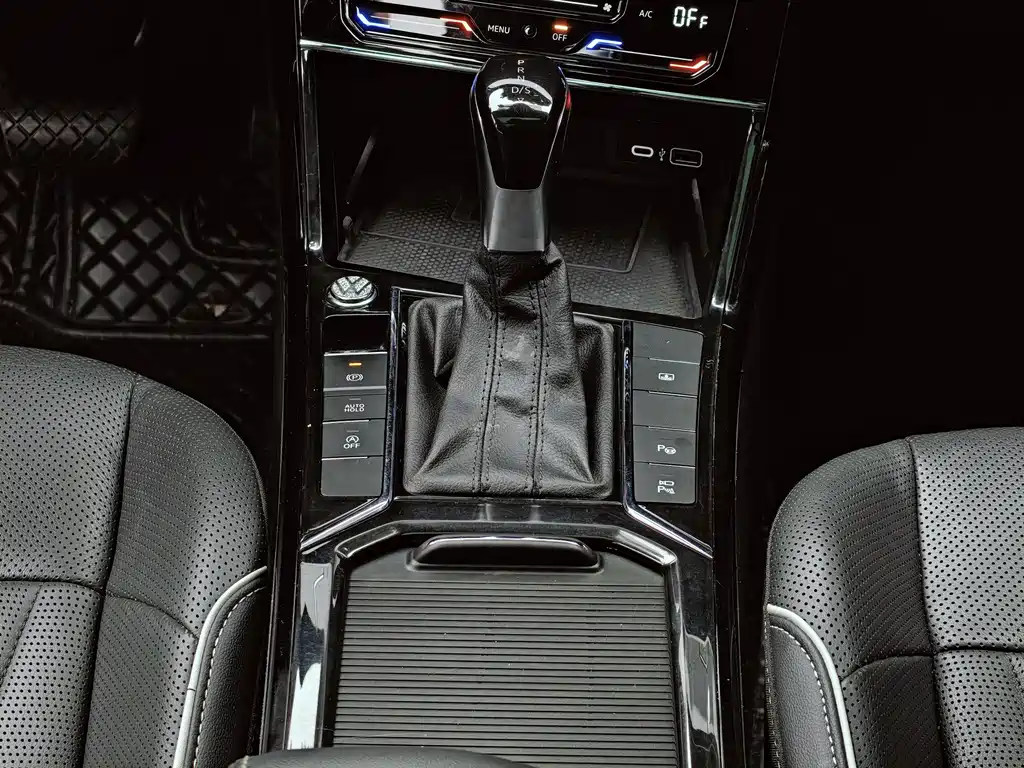 Volkswagen Passat — фото 14