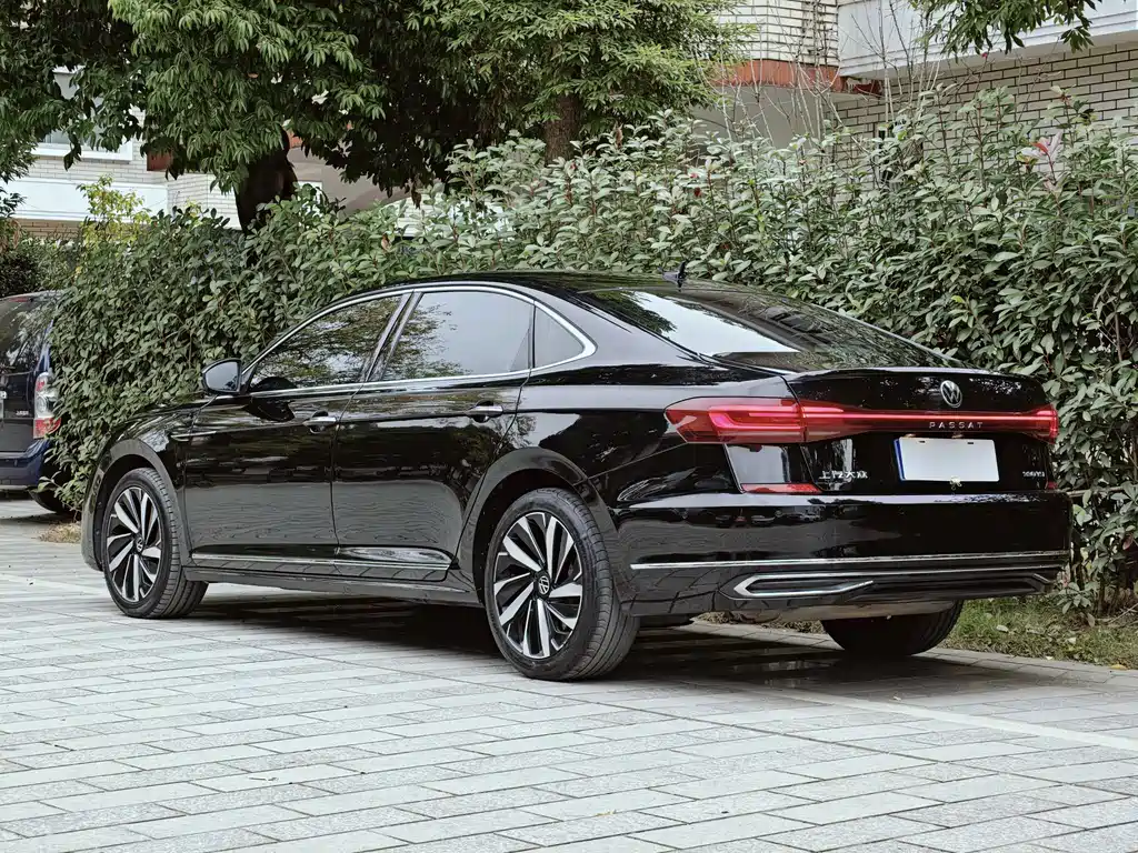 Volkswagen Passat — фото 3