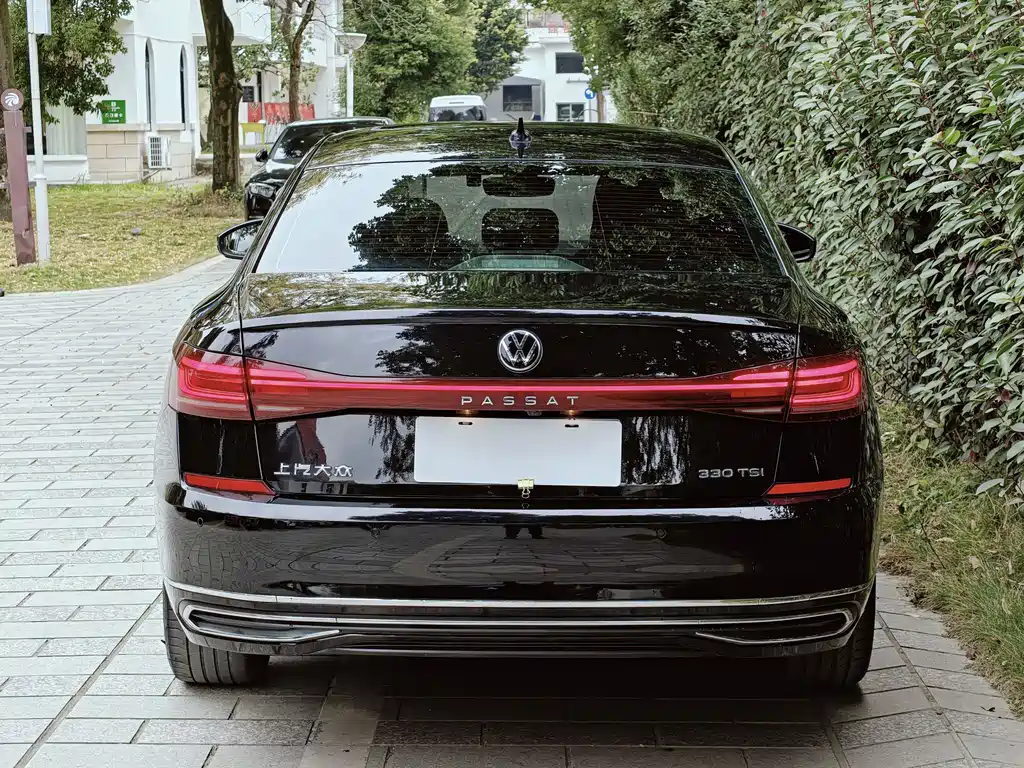 Volkswagen Passat — фото 4