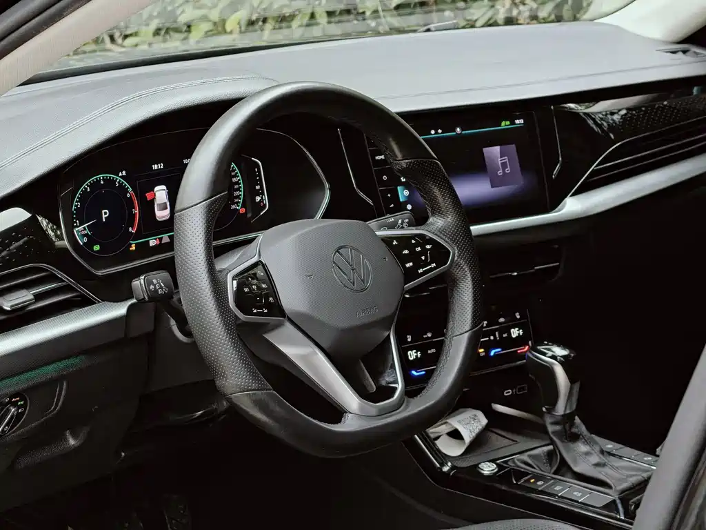 Volkswagen Passat — фото 7