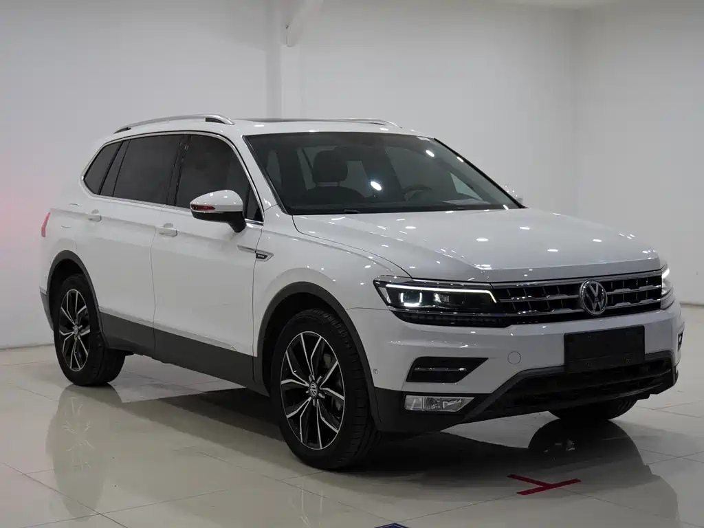 Volkswagen Tiguan L — фото 3