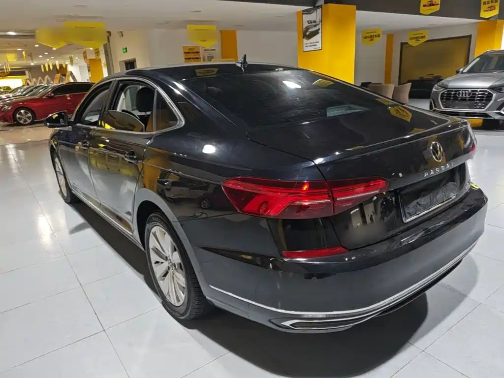 Volkswagen Passat — фото 5
