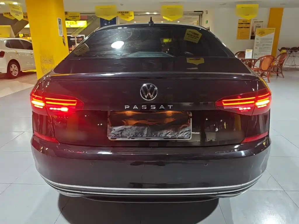 Volkswagen Passat — фото 6
