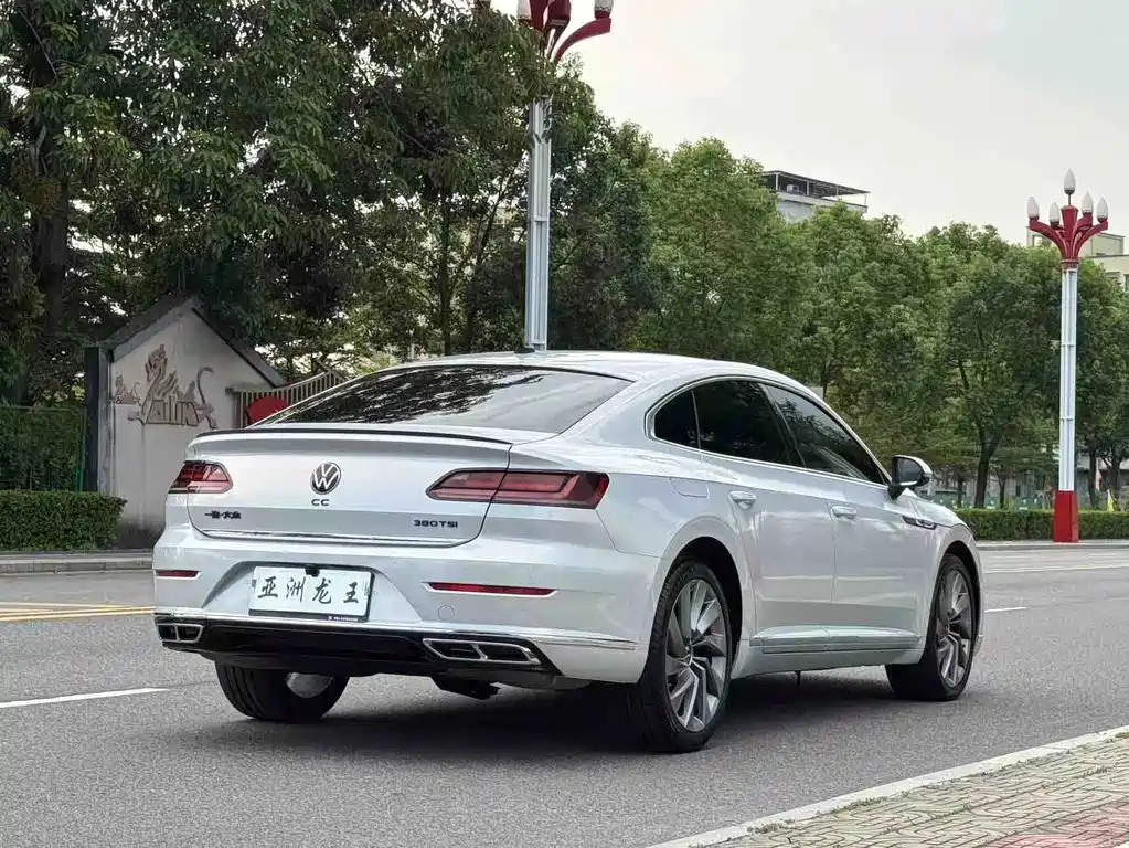 Volkswagen CC — фото 6