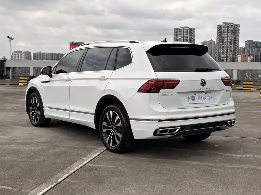 Volkswagen Tiguan L — фото 7
