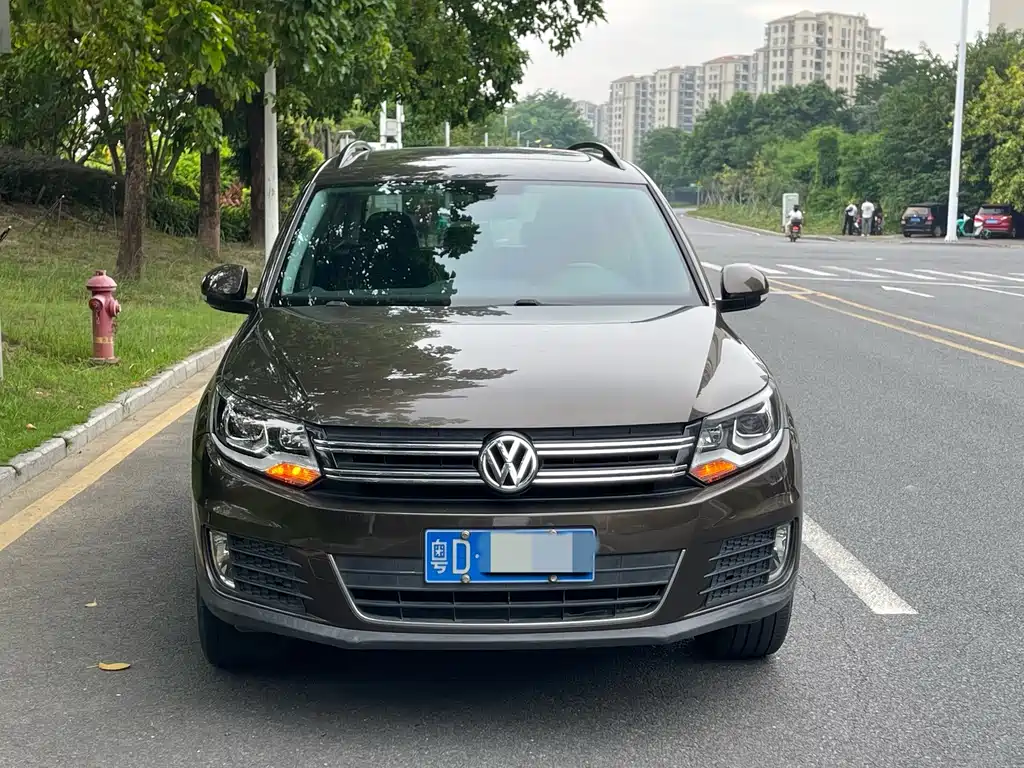 Volkswagen Tiguan — фото 2