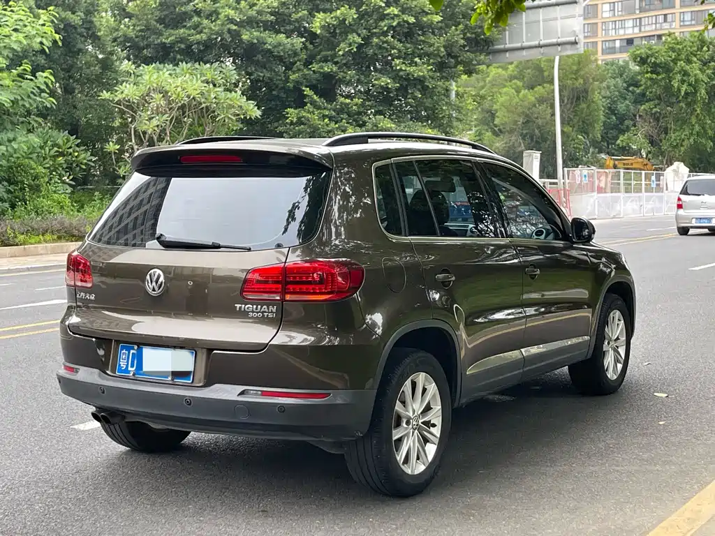 Volkswagen Tiguan — фото 4