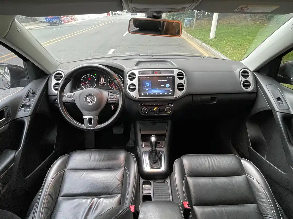 Volkswagen Tiguan — фото 7