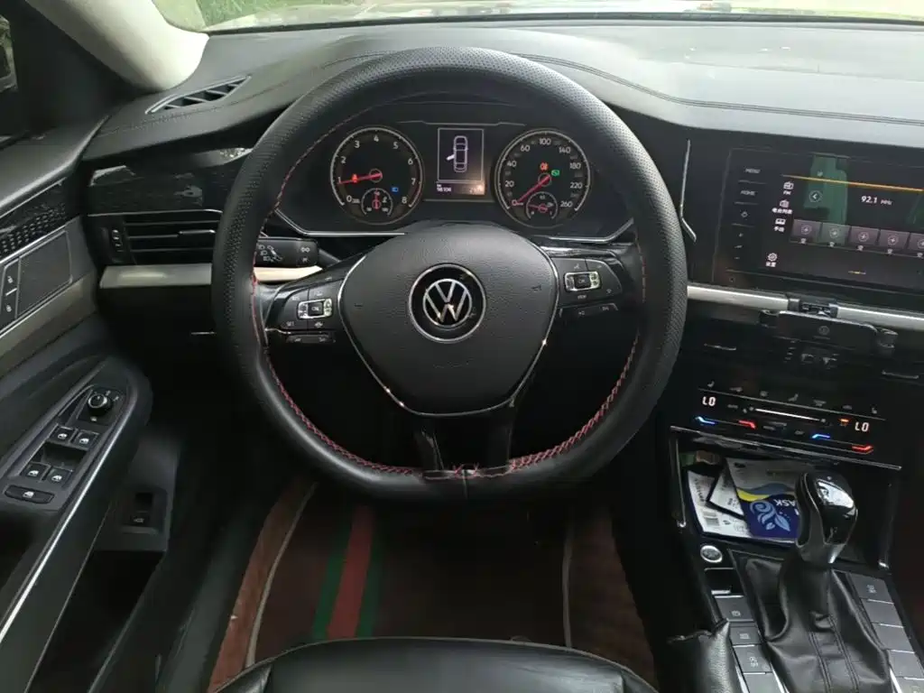 Volkswagen Passat — фото 11