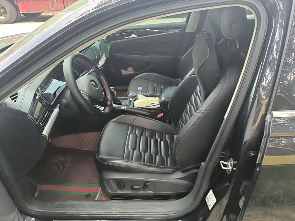 Volkswagen Passat — фото 15