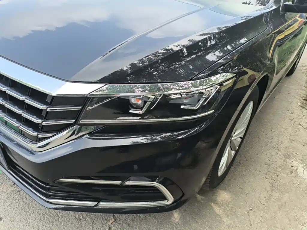 Volkswagen Passat — фото 24