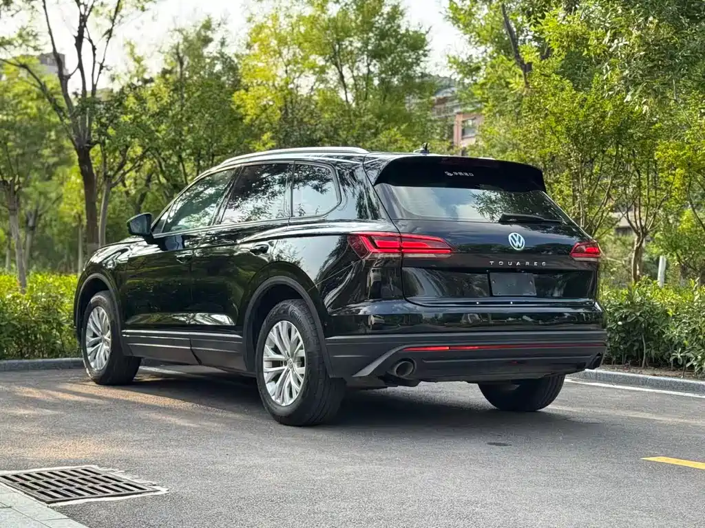 Volkswagen Touareg — фото 4