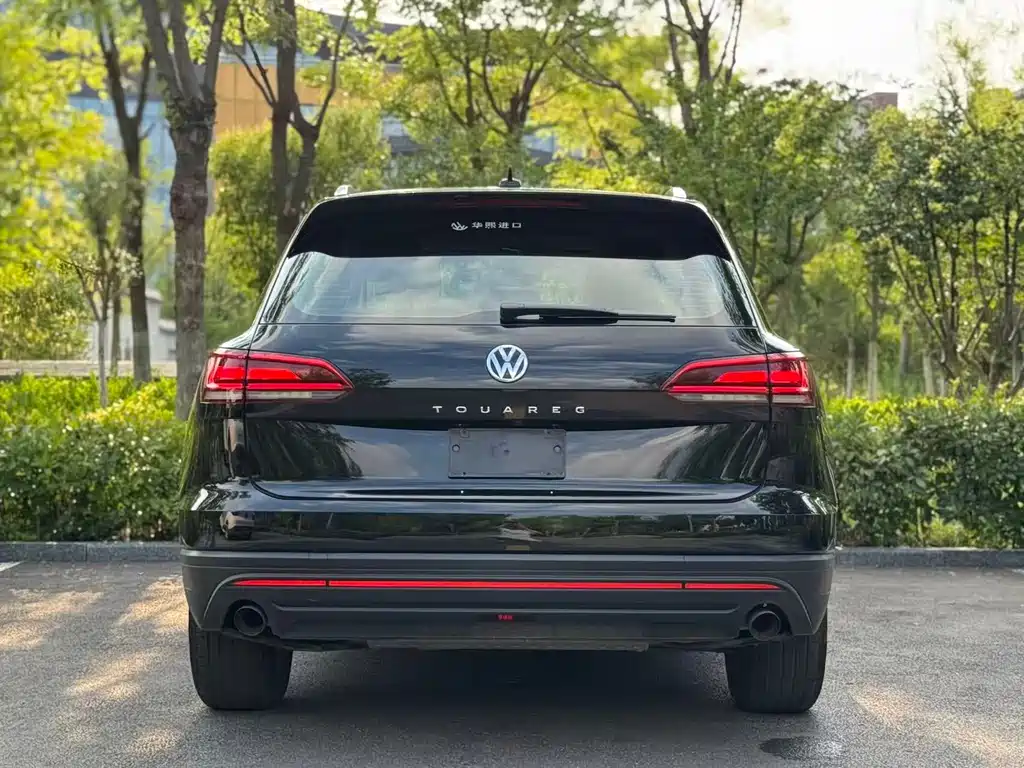 Volkswagen Touareg — фото 6
