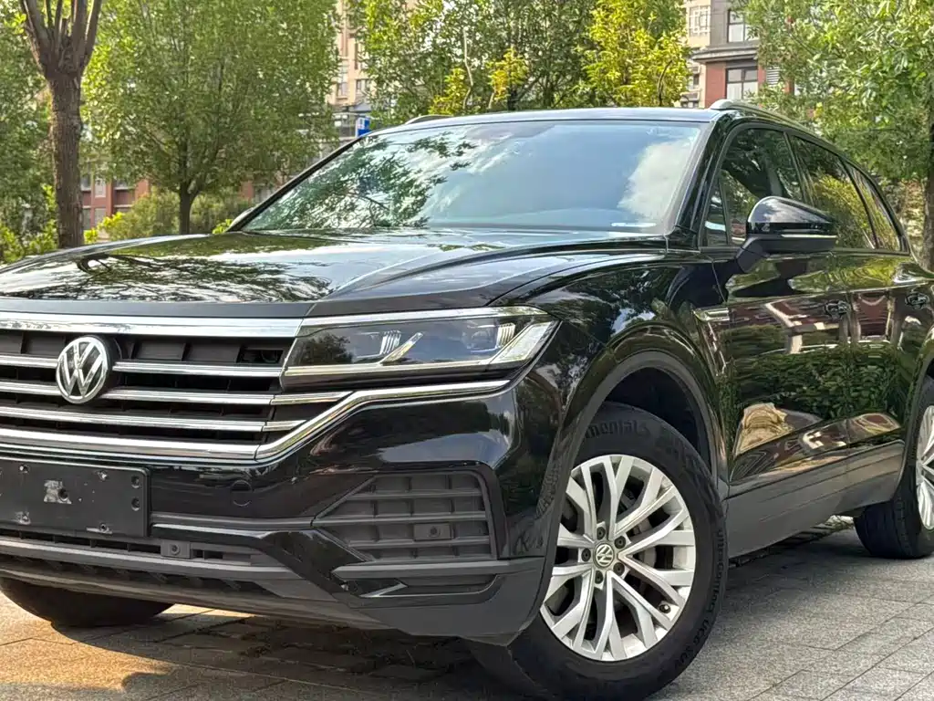 Volkswagen Touareg — фото 7