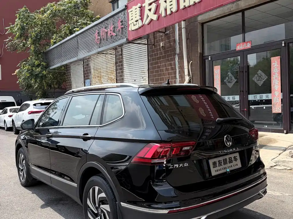 Volkswagen Tiguan L — фото 6