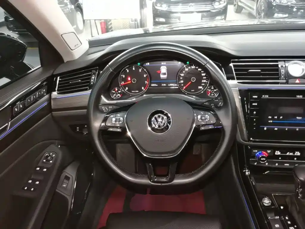 Volkswagen Phideon — фото 11