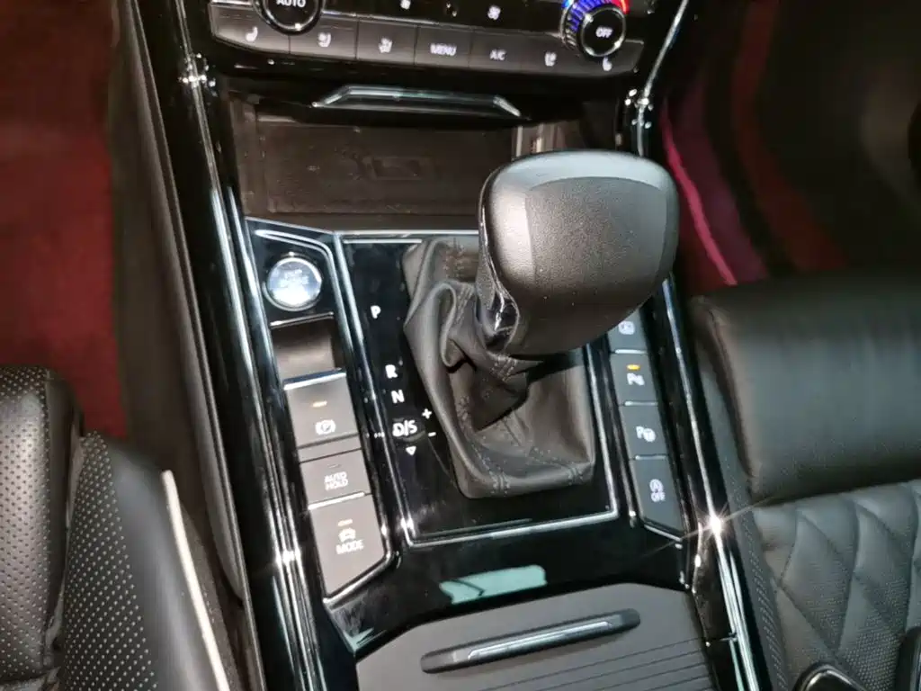 Volkswagen Phideon — фото 14
