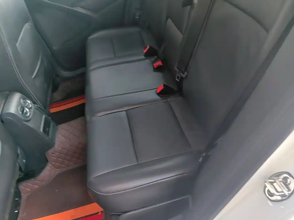 Volkswagen Tiguan — фото 17