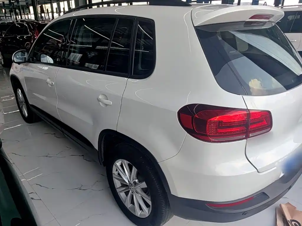 Volkswagen Tiguan — фото 5