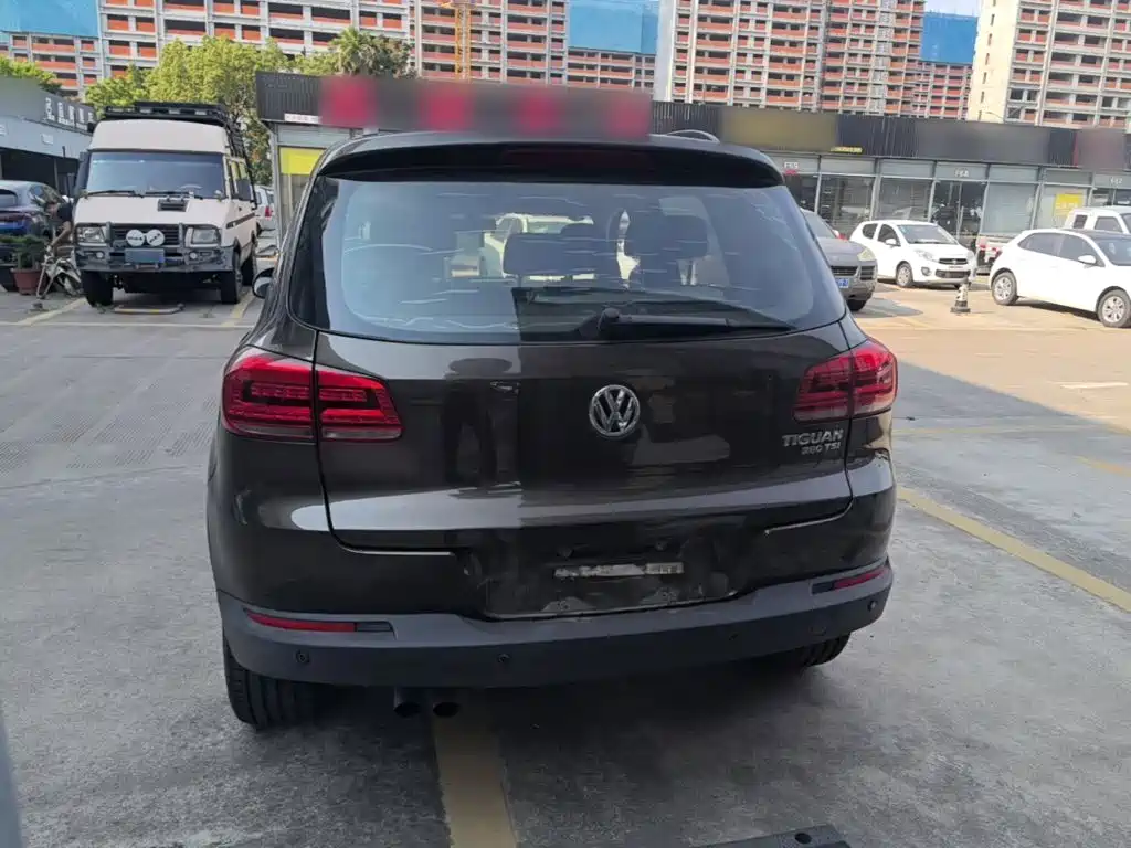 Volkswagen Tiguan — фото 6