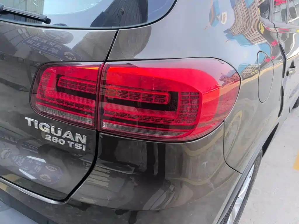 Volkswagen Tiguan — фото 8