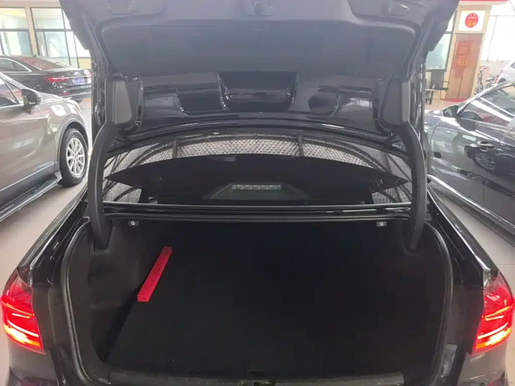 Volkswagen Passat — фото 19