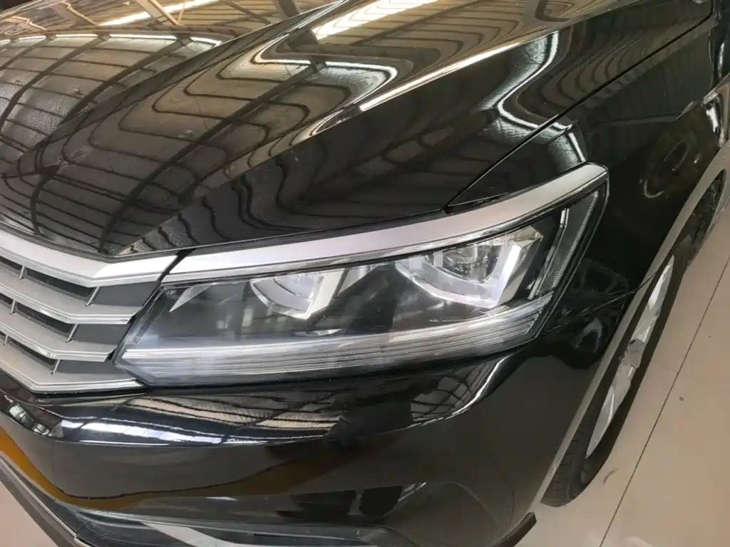 Volkswagen Passat — фото 24