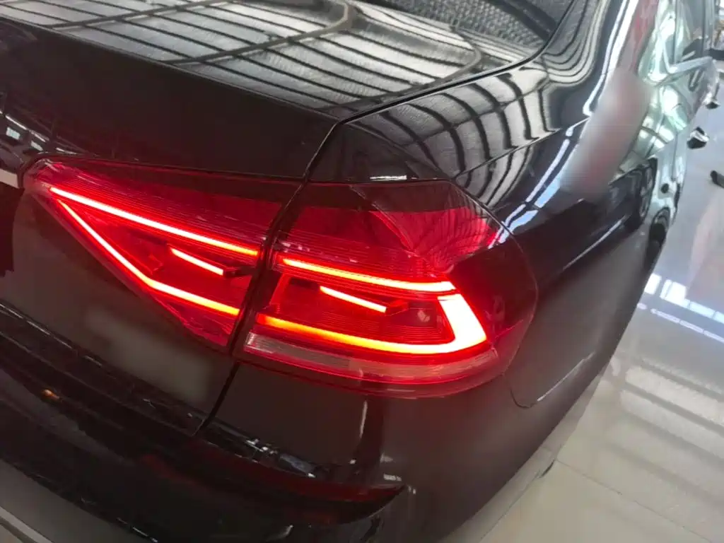 Volkswagen Passat — фото 8