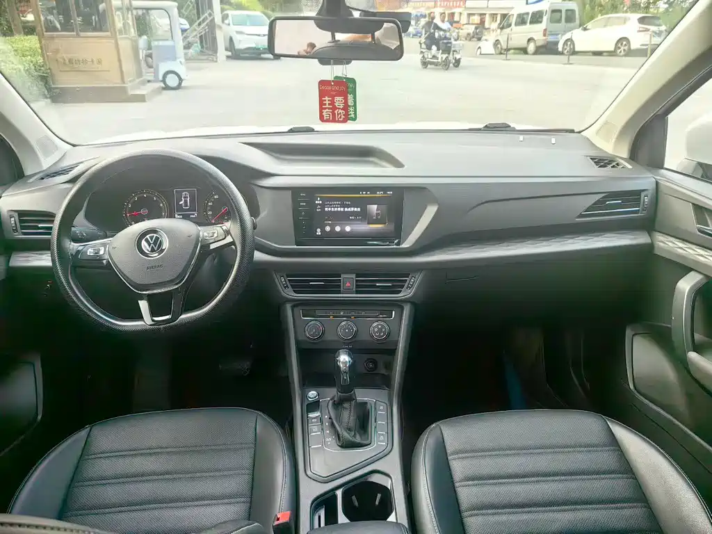Volkswagen Tharu — фото 8