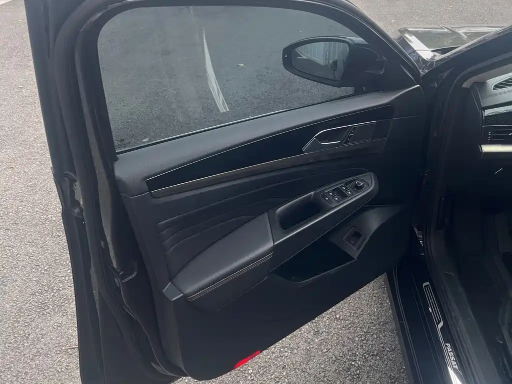 Volkswagen Passat — фото 8