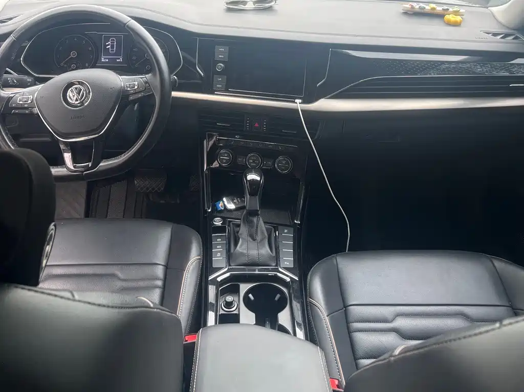 Volkswagen Passat — фото 10