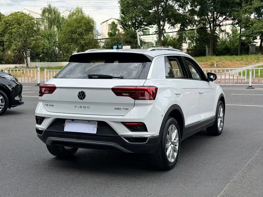 Volkswagen T-Roc — фото 5