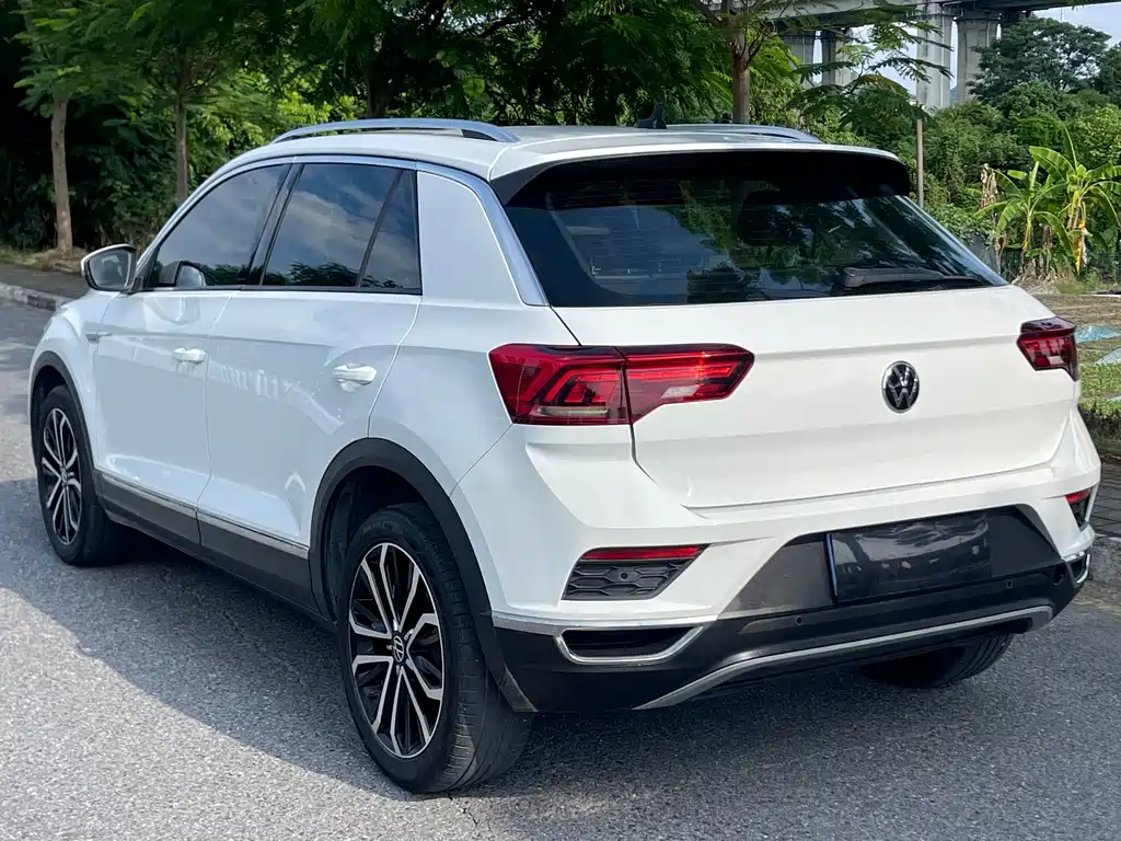 Volkswagen T-Roc — фото 4