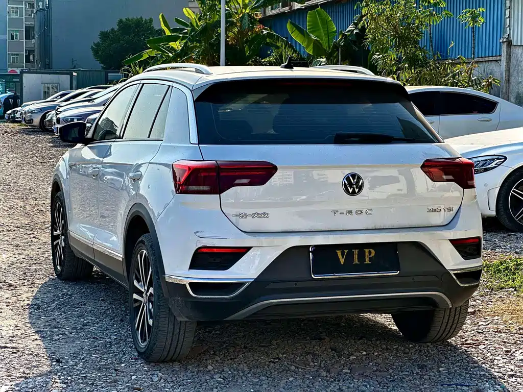 Volkswagen T-Roc — фото 5