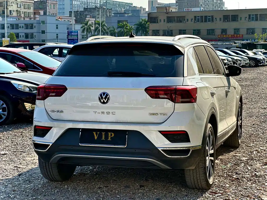 Volkswagen T-Roc — фото 7