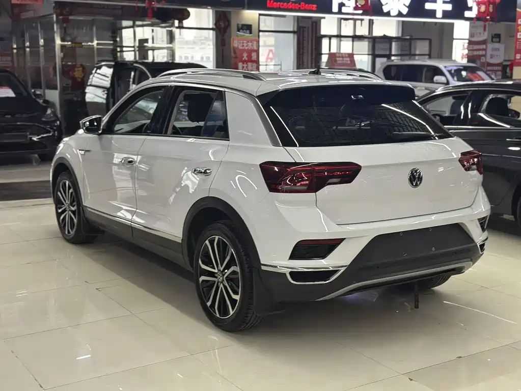 Volkswagen T-Roc — фото 6