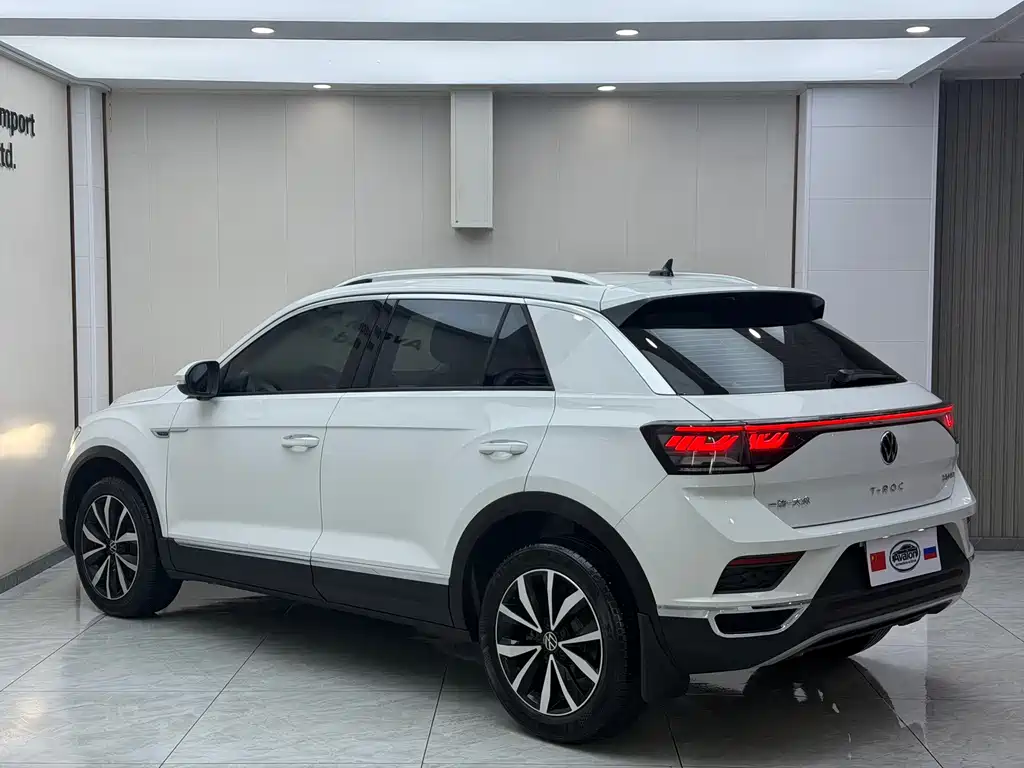 Volkswagen T-Roc — фото 6