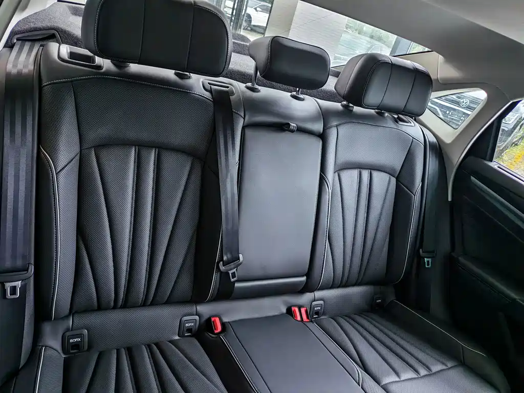 Volkswagen Passat — фото 10