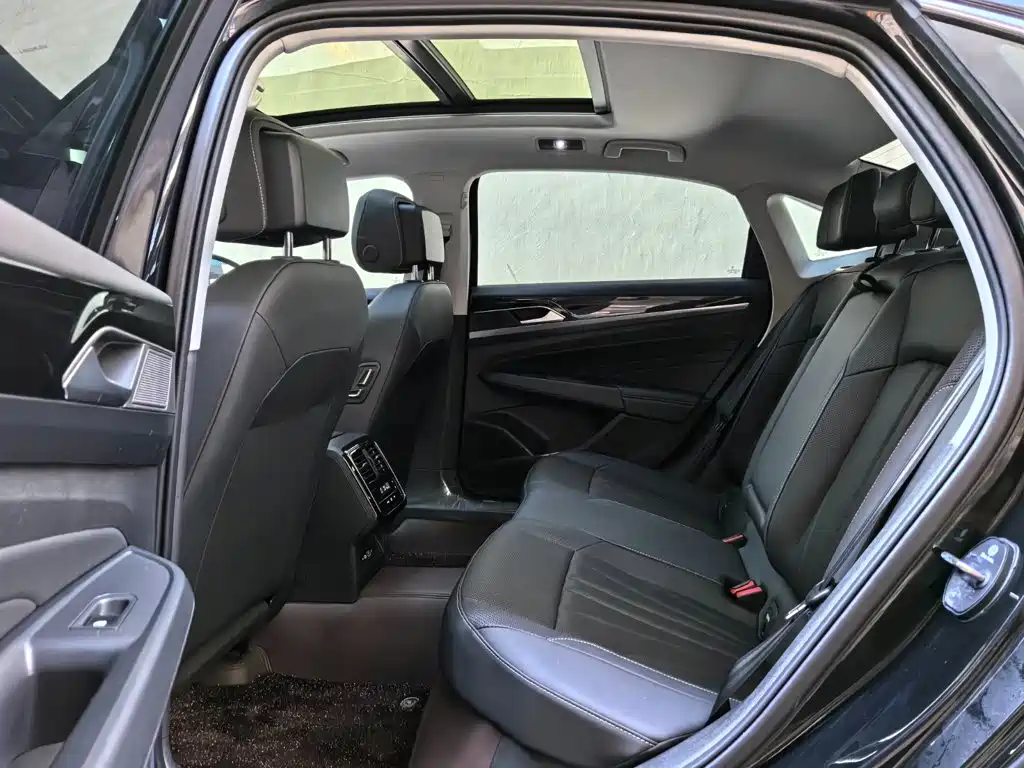 Volkswagen Passat — фото 10