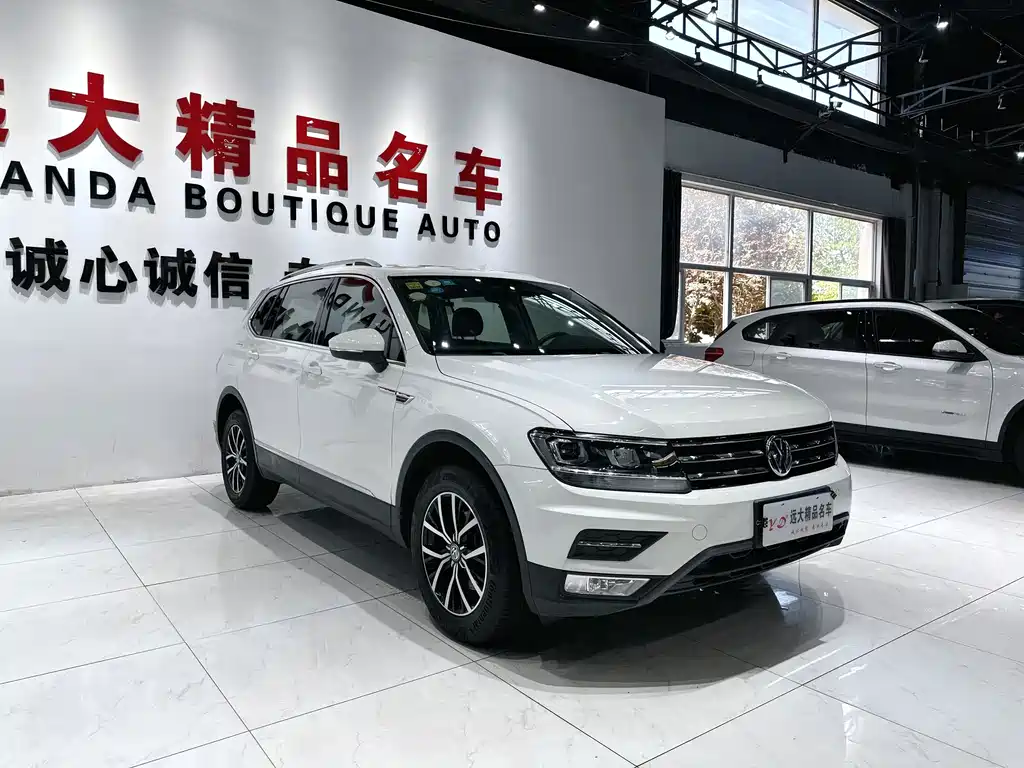 Volkswagen Tiguan L — фото 3