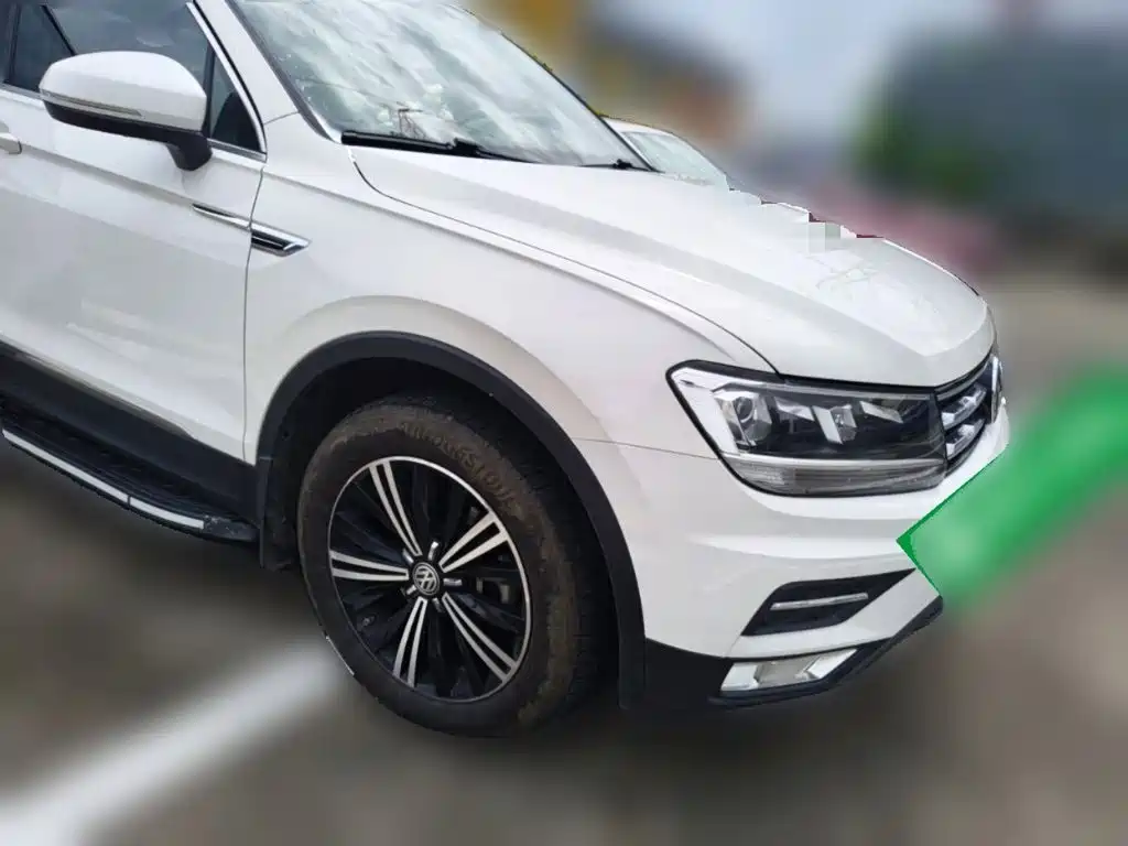Volkswagen Tiguan L — фото 8