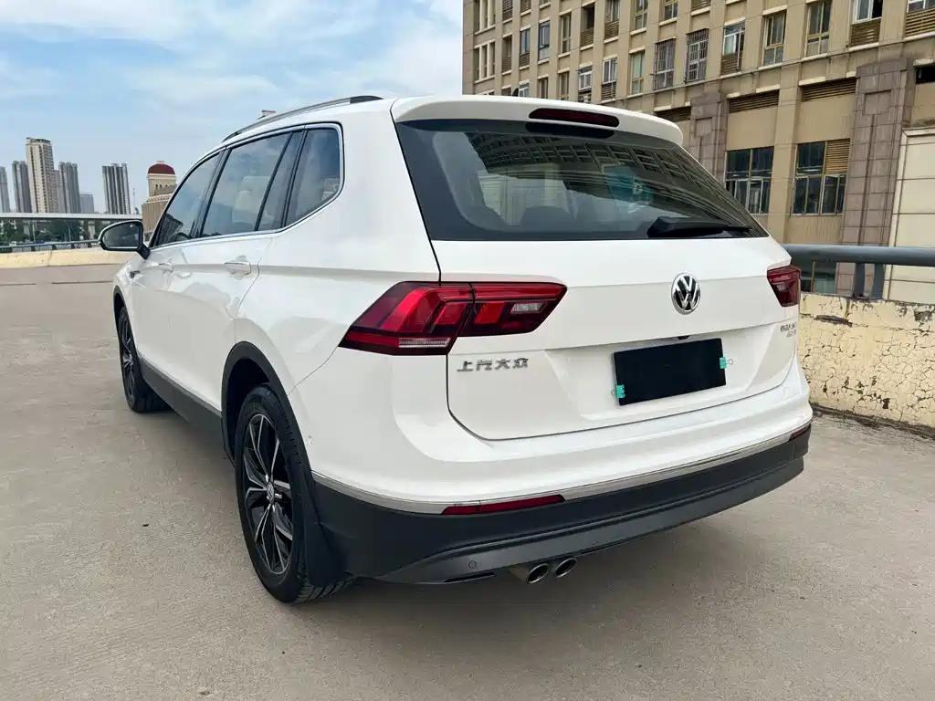 Volkswagen Tiguan L — фото 4