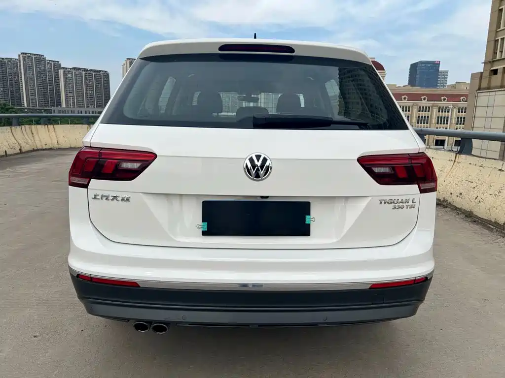 Volkswagen Tiguan L — фото 5