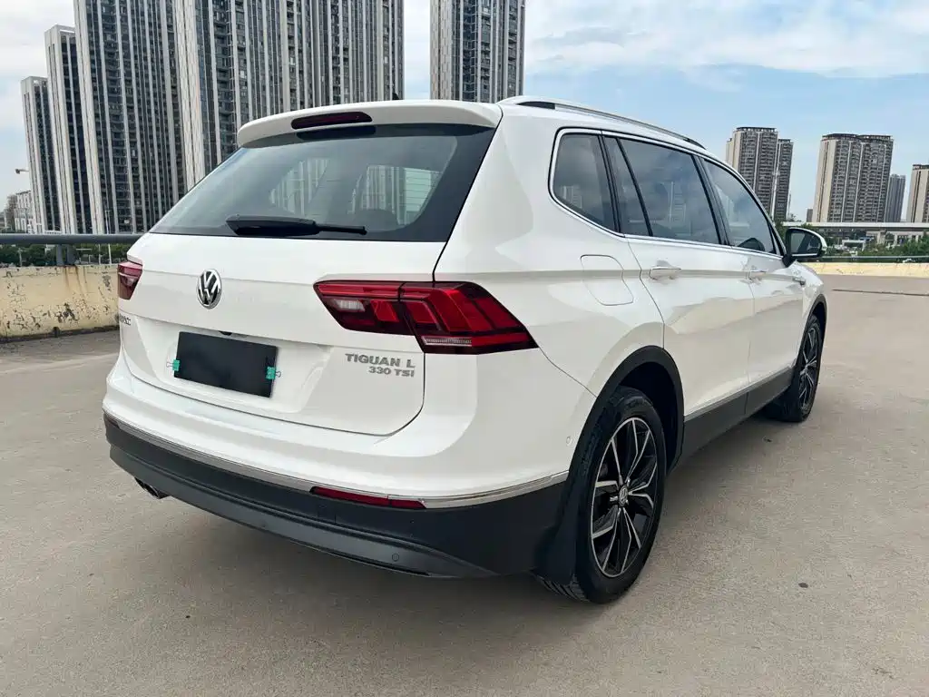 Volkswagen Tiguan L — фото 6
