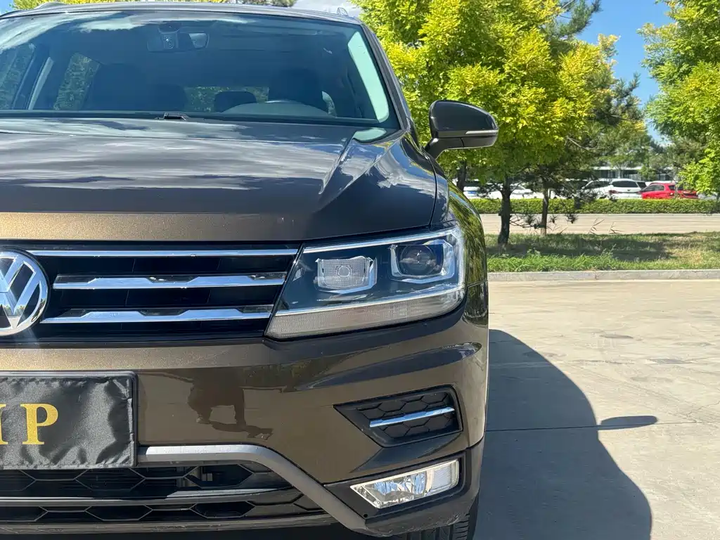 Volkswagen Tiguan L — фото 4