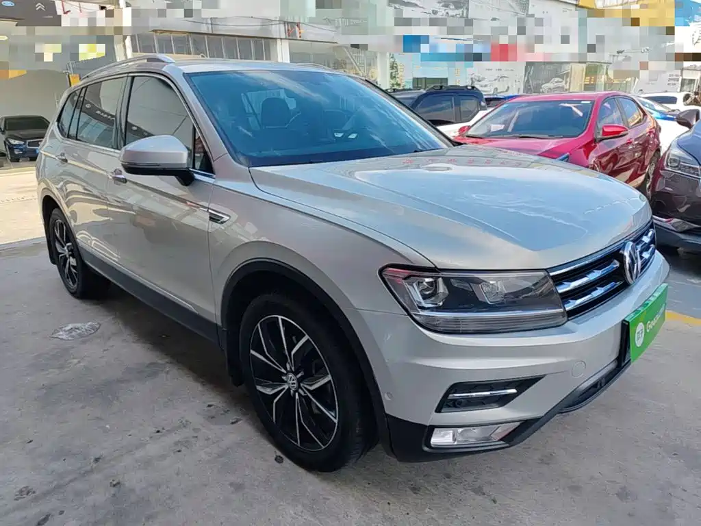 Volkswagen Tiguan L — фото 4