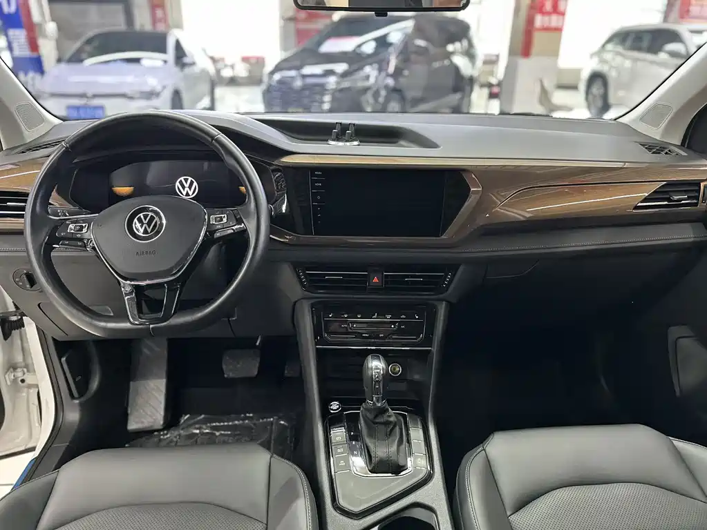 Volkswagen Tharu — фото 8