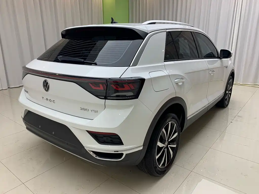 Volkswagen T-Roc — фото 4