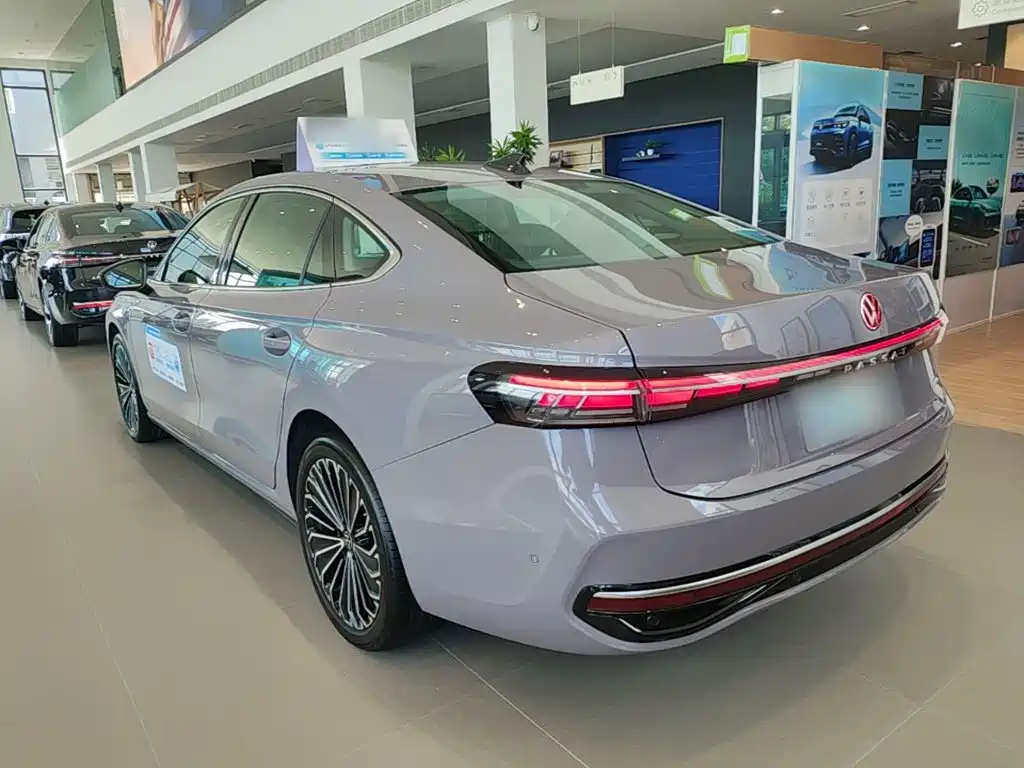 Volkswagen Passat — фото 5